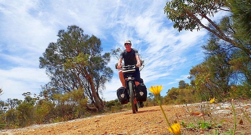 Man on bicycle on the Munda Biddi Trail