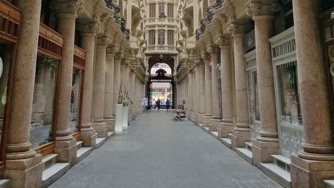 Shop arcade Albacete